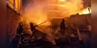 Incendio deja al menos 17 niños muertos y 70 desaparecidos en escuela en Kenia: "Responsables rendirán cuentas" Incendio deja al menos 17 niños muertos y 70 desaparecidos en escuela en Kenia: "Responsables rendirán cuentas"