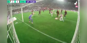 Alexander Callens encendió el Nacional: anotó el 1-0 de Perú sobre Colombia tras pase de Valera