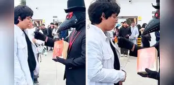 Estudiante rechaza oferta de S/400 por arrancar hoja de la Biblia: “Me ir ía al infierno” Estudiante rechaza oferta de S/400 por arrancar hoja de la Biblia: “Me ir ía al infierno”