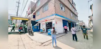 Extorsionadores detonan granada en ferretería de SJL Extorsionadores detonan granada en ferretería de SJL