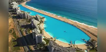 Este es el país de Sudamérica que tiene la piscina más grande de la región: más de 96.000 m² con 66 millones de galones de agua