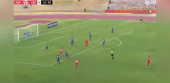 Jean Deza anotó espectacular golazo ante Sporting Cristal: así fue el 1-0 de Huancayo que complica a los rimenses Jean Deza anotó espectacular golazo ante Sporting Cristal: así fue el 1-0 de Huancayo que complica a los rimenses