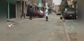 Matan de 15 disparos a hombre, tras lanzarlo de vehículo en movimiento en San Martín de Porres Matan de 15 disparos a hombre, tras lanzarlo de vehículo en movimiento en San Martín de Porres