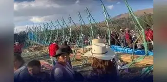 Fiesta patronal en Junín casi termina en tragedia: cae estrado con al menos 200 personas y deja 30 heridos Fiesta patronal en Junín casi termina en tragedia: cae estrado con al menos 200 personas y deja 30 heridos