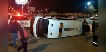 Juliaca: ambulancia que trasladaba paciente volcó tras ser impactada por un automóvil Juliaca: ambulancia que trasladaba paciente volcó tras ser impactada por un automóvil