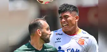 Alianza Lima perdió 1-0 frente Atlético Grau y podría perder el primer puesto del Torneo Clausura Alianza Lima perdió 1-0 frente Atlético Grau y podría perder el primer puesto del Torneo Clausura