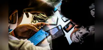 Adicción al celular en niños: el 77.1% de menores entre 6 a 11 años acceden al internet, según INEI Adicción al celular en niños: el 77.1% de menores entre 6 a 11 años acceden al internet, según INEI