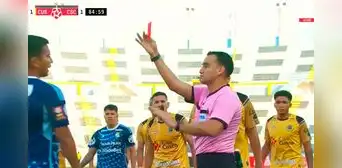 ¡Partido de locura! Árbitro del Sporting Cristal vs. Cusco cobró penal, expulsó a dos jugadores y terminó anulando todo ¡Partido de locura! Árbitro del Sporting Cristal vs. Cusco cobró penal, expulsó a dos jugadores y terminó anulando todo