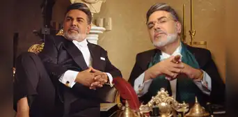 Andrés Hurtado y sus excentricidades: artículos Versace y costosos whiskys fueron hallados durante el allanamiento a su departamento Andrés Hurtado y sus excentricidades: artículos Versace y costosos whiskys fueron hallados durante el allanamiento a su departamento