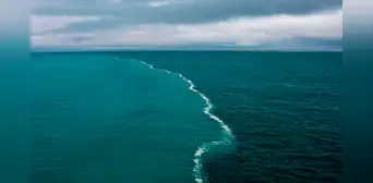 El único lugar en la Tierra donde las aguas del océano Pacífico y Atlántico se encuentran pero no se mezclan El único lugar en la Tierra donde las aguas del océano Pacífico y Atlántico se encuentran pero no se mezclan