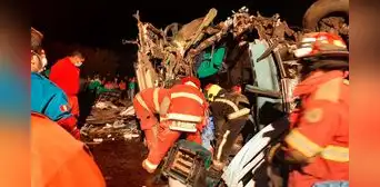 Accidente en Tacna: 9 fallecidos y 16 heridos tras choque de bus y camión en vía Costanera