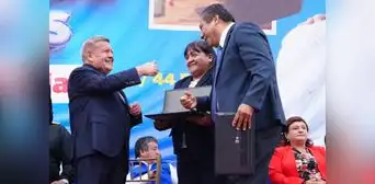 Gore La Libertad realiza compra histórica de laptops para maestros Gore La Libertad realiza compra histórica de laptops para maestros