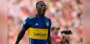 Luis Advíncula podría ser dirigido por extécnico de Paolo Guerrero: el DT que quiere Boca Juniors Luis Advíncula podría ser dirigido por extécnico de Paolo Guerrero: el DT que quiere Boca Juniors