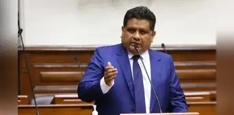 Juan Burgos exige a bancadas del Congreso no blindar a la presidenta Dina Boluarte por caso 'cofre' Juan Burgos exige a bancadas del Congreso no blindar a la presidenta Dina Boluarte por caso 'cofre'