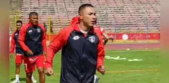 Jean Deza reveló por qué no jugaría en Alianza y sí en Universitario: "Me gusta un estadio lleno" Jean Deza reveló por qué no jugaría en Alianza y sí en Universitario: "Me gusta un estadio lleno"