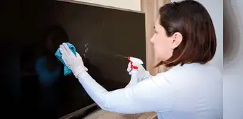 Smart TV: ¿por qué no debes limpiar la pantalla del televisor con alcohol o papel higiénico? Smart TV: ¿por qué no debes limpiar la pantalla del televisor con alcohol o papel higiénico?