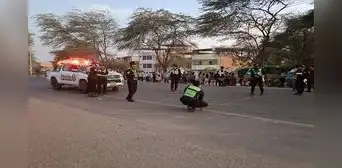 Dos personas mueren tras ser arrollados por carro recolector de basura en Piura Dos personas mueren tras ser arrollados por carro recolector de basura en Piura