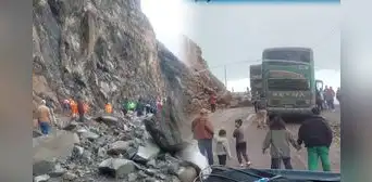 Derrumbes en la carretera Panamericana Sur provocan bloqueos y restricción de venta de pasajes desde Arequipa Derrumbes en la carretera Panamericana Sur provocan bloqueos y restricción de venta de pasajes desde Arequipa