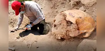 Hallazgo en Lambayeque: entierros humanos junto a animales en excavación arqueológica de Monsefú Hallazgo en Lambayeque: entierros humanos junto a animales en excavación arqueológica de Monsefú