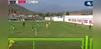 Juan Pablo II anotó el 1-0 en clara posición adelantada ante Comerciantes FC por las semifinales de la Liga 2