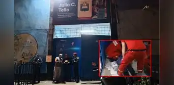 Sicarios acribillan a profesor en la puerta de colegio en Ate: se hicieron pasar por notificador Sicarios acribillan a profesor en la puerta de colegio en Ate: se hicieron pasar por notificador