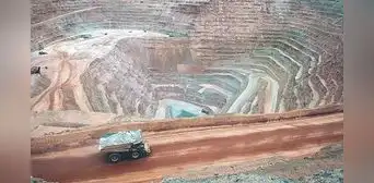 Economía creció 3,5% en agosto gracias a la minería Economía creció 3,5% en agosto gracias a la minería