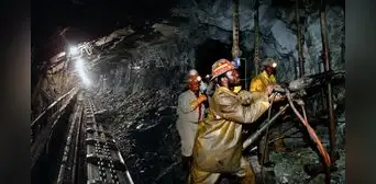 Así es la mina de oro más profunda del mundo: descender tarda una hora y su tamaño es del metro de Nueva York Así es la mina de oro más profunda del mundo: descender tarda una hora y su tamaño es del metro de Nueva York