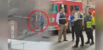 Incendio en el Agustino: bomberos rescatan a menores y hombre se lanza para sobrevivir Incendio en el Agustino: bomberos rescatan a menores y hombre se lanza para sobrevivir