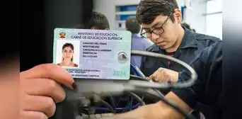 Carné para estudiantes de institutos vencerá el 31 de diciembre, advierte Minedu: esta es la fecha límite para renovarlo Carné para estudiantes de institutos vencerá el 31 de diciembre, advierte Minedu: esta es la fecha límite para renovarlo