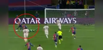 Raphinha dejó en el piso a Neuer y 'madrugó' al Bayern Múnich: así fue el 1-0 del Barcelona en la Champions League