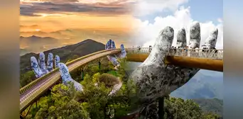 El puente con la "mano de Dios" al que varios turistas de EE. UU. visitan desde hace 6 años: sus dedos miden 2 metros