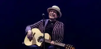 Joaquín Sabina presente “Hola y Adiós” con la canción “Un último vals” Joaquín Sabina presente “Hola y Adiós” con la canción “Un último vals”