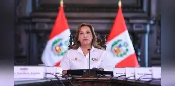 Dina Boluarte acusa a la Fiscalía de liberar criminales mientras avala leyes pro-delincuentes