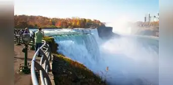 Mujer muere tras lanzarse a las cataratas del Niágara con sus 2 hijos menores: cuerpos aún no son hallados