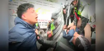 Intenta fugarse de operativo de transporte en SJM y casi atropella a policías, pero PNP lo redujo y terminó detenido Intenta fugarse de operativo de transporte en SJM y casi atropella a policías, pero PNP lo redujo y terminó detenido