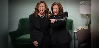 Kamala sorprende al aparecer con su 'doble' en Saturday Night Live previo a las elecciones en USA: "Es muy buena"