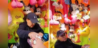 Peruano juega en sorteo de peluches, pero queda decepcionado al ganar rascador de espalda 3 veces Peruano juega en sorteo de peluches, pero queda decepcionado al ganar rascador de espalda 3 veces