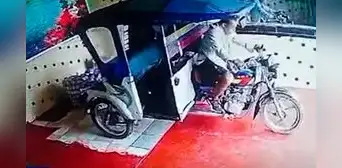Tomó un mototaxi, pero conductor le roba su equipaje tras dejarlo en su destino en Iquitos Tomó un mototaxi, pero conductor le roba su equipaje tras dejarlo en su destino en Iquitos