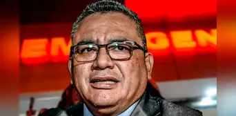 Juan José Santiváñez: un ministro sin liderazgo que sigue en el Ministerio del Interior por ser funcional a Dina Boluarte Juan José Santiváñez: un ministro sin liderazgo que sigue en el Ministerio del Interior por ser funcional a Dina Boluarte