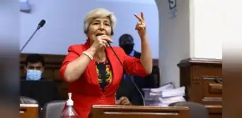 Congresista María Agüero recibió S/30 mil de sus trabajadores en su cuenta bancaria Congresista María Agüero recibió S/30 mil de sus trabajadores en su cuenta bancaria