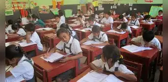Escolares rendirán pruebas censales y muestrales la próxima semana que vuelven a las aulas Escolares rendirán pruebas censales y muestrales la próxima semana que vuelven a las aulas