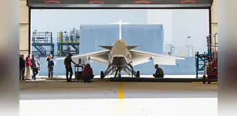 El avión supersónico X-59 de la NASA, que busca romper la barrera del sonido 'en silencio', arrancó su motor por primera vez