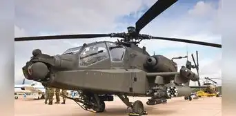 Investigan a soldados británicos descubiertos borrachos y teniendo relaciones sexuales en helicóptero Apache Investigan a soldados británicos descubiertos borrachos y teniendo relaciones sexuales en helicóptero Apache