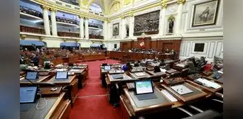 Pleno del Congreso no aprobó el dictamen de reelección de alcaldes y gobernadores y eliminación de movimientos regionales