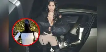 Kim Kardashian presume el futurista robot de Tesla que le compró a Elon Musk por más de 20.000 dólares Kim Kardashian presume el futurista robot de Tesla que le compró a Elon Musk por más de 20.000 dólares