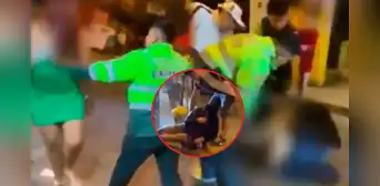 Policía es captado mientras agrede a mujeres en plena calle tras salir de una discoteca en Villa El Salvador Policía es captado mientras agrede a mujeres en plena calle tras salir de una discoteca en Villa El Salvador