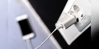 ¿Por qué el cargador de mi celular se calienta mucho? Conoce las causas y cómo solucionarlo