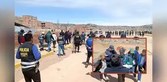 Destruyen 40 casas que invadían orillas de lago Titicaca: ocupaban la carretera Bicentenario, según municipio de Puno Destruyen 40 casas que invadían orillas de lago Titicaca: ocupaban la carretera Bicentenario, según municipio de Puno