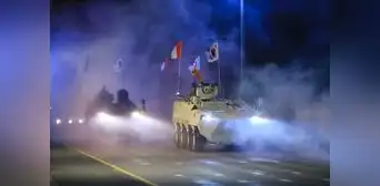 Desfilaron blindados surcoreanos K808 White Tiger por el Día del Ejército