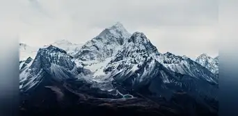 Científicos revelan que el Everest, montaña más grande del mundo, estaría destruyendo la corteza terrestre